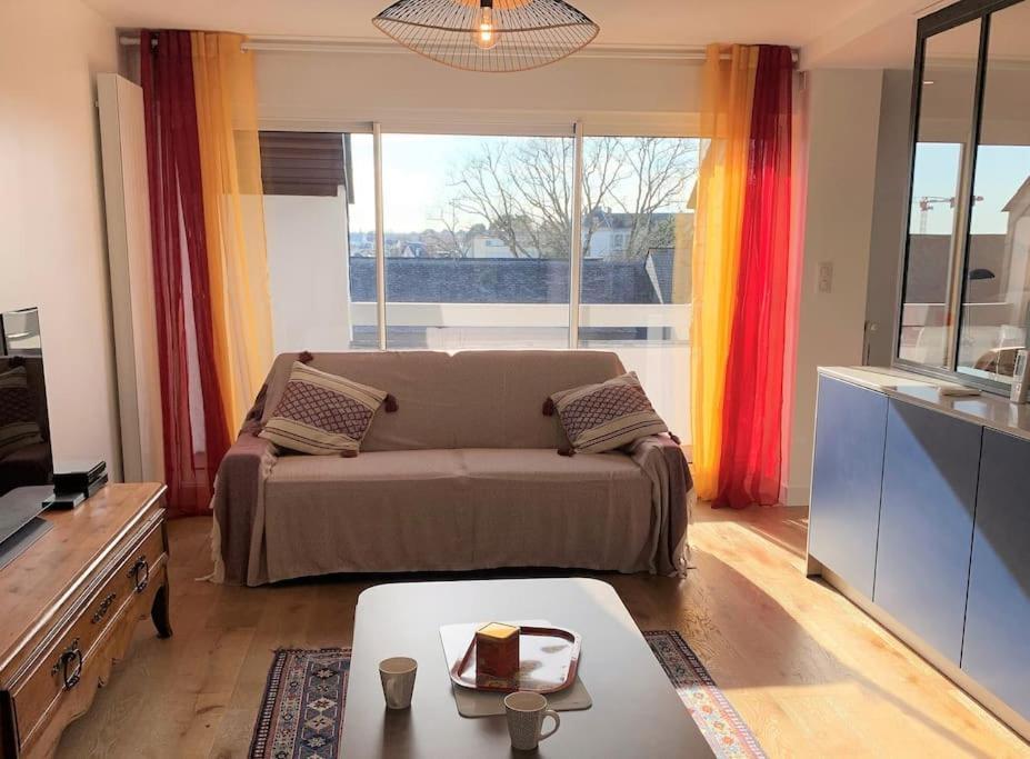 Le 828 : Appartement En Plein Centre De Vannes Exteriör bild