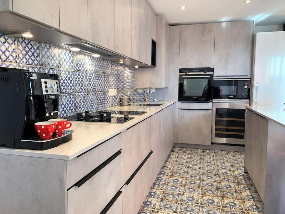 Le 828 : Appartement En Plein Centre De Vannes Exteriör bild